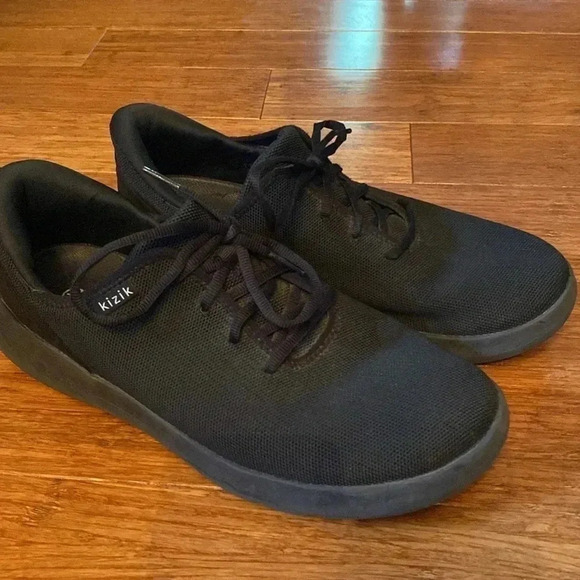 Kizik black sneakers - men’s 11 Wide or women’s 12.5 Wide - Picture 2 of 9